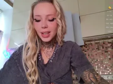 krissone – webcam model profile photo Image 17
