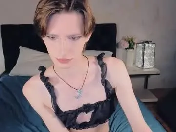 quennaedger – webcam model profile photo Image 12