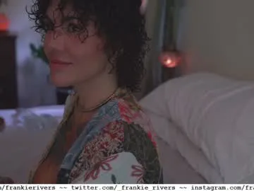 mon1_day – webcam model profile photo Image 4