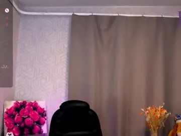 Runarunapi – webcam model profile photo Image 6