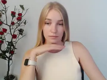 luvlivvyy – webcam model profile photo Image 16
