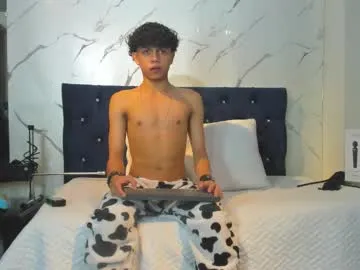 yluismag – webcam model profile photo Image 5