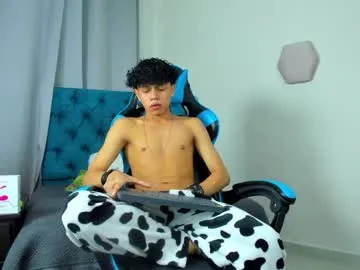 yluismag – webcam model profile photo Image 7
