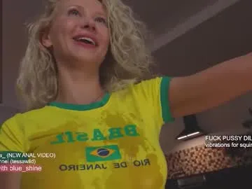 alana15 – webcam model profile photo Image 2