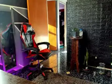 aviebby – webcam model profile photo Image 2