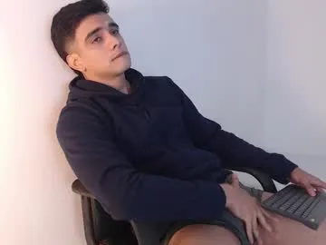 YU-KI00 – webcam model profile photo Image 13