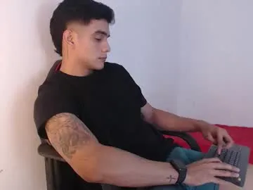 YU-KI00 – webcam model profile photo Image 17