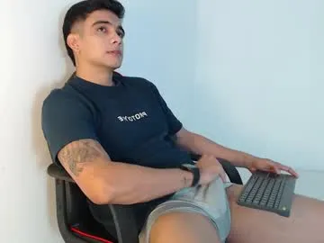 YU-KI00 – webcam model profile photo Image 2