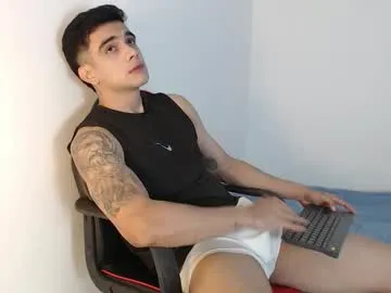 YU-KI00 – webcam model profile photo Image 7