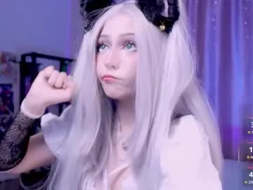 Runarunapi – webcam model profile photo Image 3