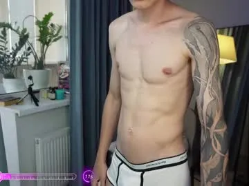 _2strangers – webcam model profile photo Image 12