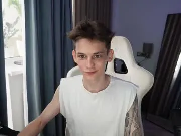 _2strangers – webcam model profile photo Image 8