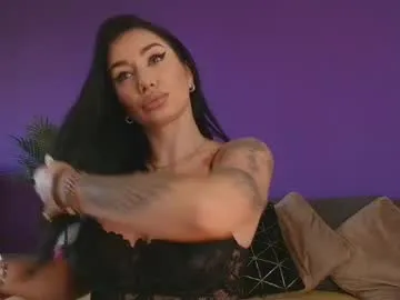 Runarunapi – webcam model profile photo Image 7