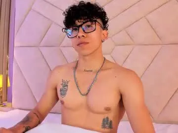 Runarunapi – webcam model profile photo Image 12