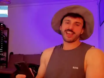 Runarunapi – webcam model profile photo Image 9