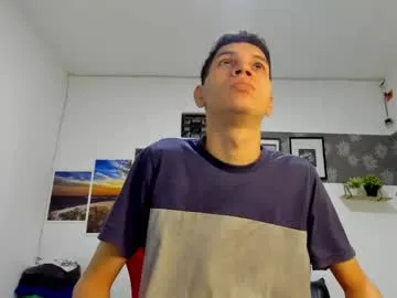 Runarunapi – webcam model profile photo Image 7