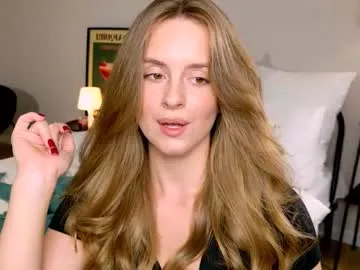 Runarunapi – webcam model profile photo Image 4