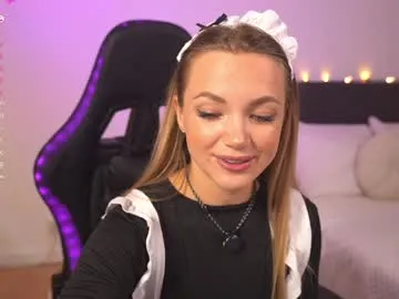 NicoleCut – webcam model profile photo Image 2