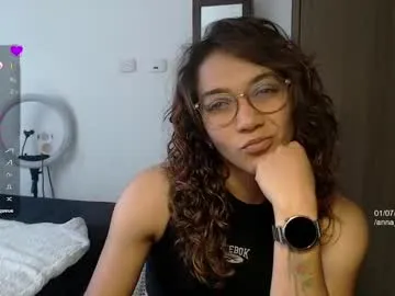 twlilybae – webcam model profile photo Image 6