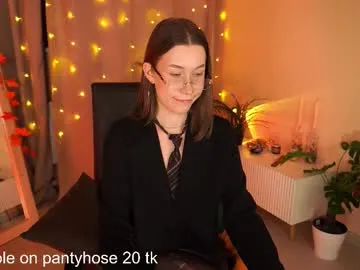 Runarunapi – webcam model profile photo Image 7