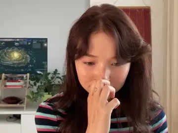 Yui-Ch – webcam model profile photo Image 5