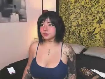 emyii – webcam model profile photo Image 4