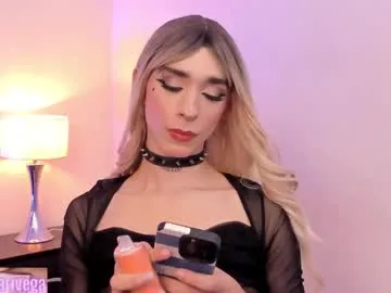 lavetax – webcam model profile photo Image 7