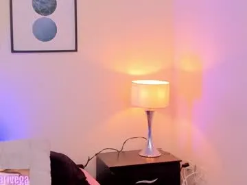 lavetax – webcam model profile photo Image 8