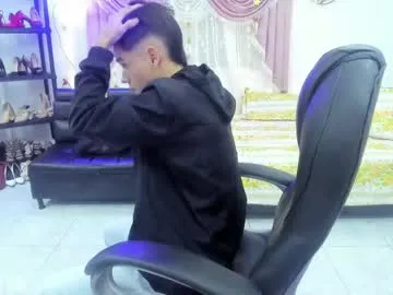 travonidas – webcam model profile photo Image 13