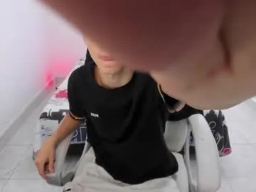 travonidas – webcam model profile photo Image 16