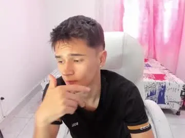 travonidas – webcam model profile photo Image 17