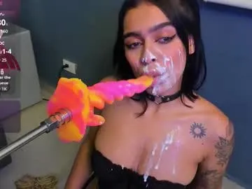 Runarunapi – webcam model profile photo Image 12