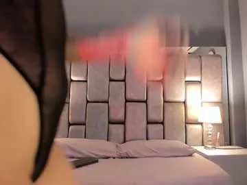 Runarunapi – webcam model profile photo Image 13