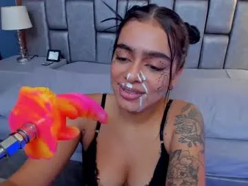 Runarunapi – webcam model profile photo Image 6