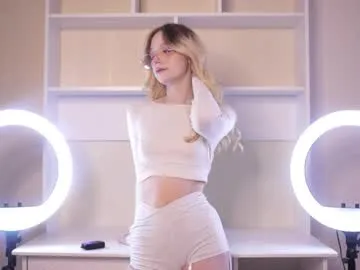 helenamoeller – webcam model profile photo Image 3