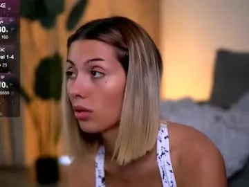 Runarunapi – webcam model profile photo Image 3