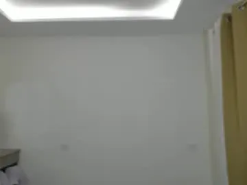 vanandjuani – webcam model profile photo Image 15