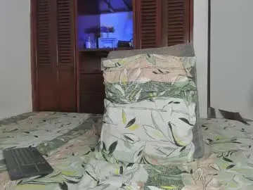 travonidas – webcam model profile photo Image 15