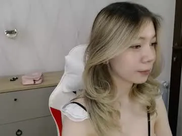 Runarunapi – webcam model profile photo Image 11