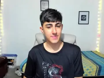 Yaya--728 – webcam model profile photo Image 12