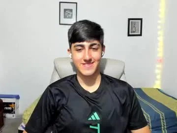 Yaya--728 – webcam model profile photo Image 4