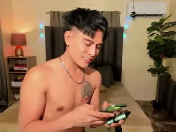 Runarunapi – webcam model profile photo Image 11