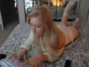 mon1_day – webcam model profile photo Image 19