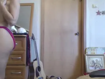 Runarunapi – webcam model profile photo Image 12