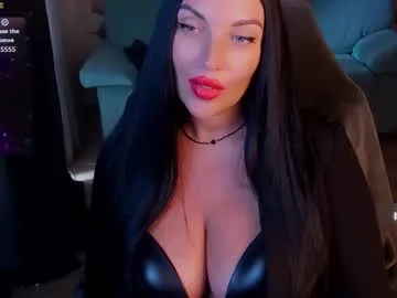 Runarunapi – webcam model profile photo Image 12