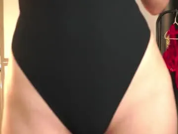 xDinnax – webcam model profile photo Image 7