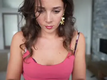 emyii – webcam model profile photo Image 4