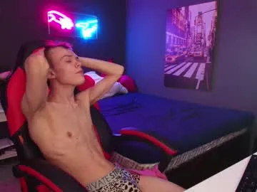 travonidas – webcam model profile photo Image 9