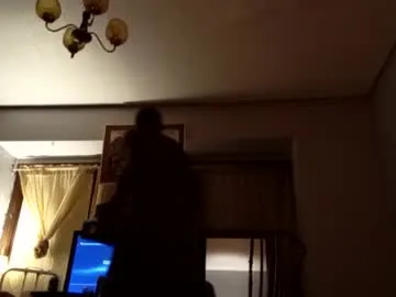 YU-KI00 – webcam model profile photo Image 11