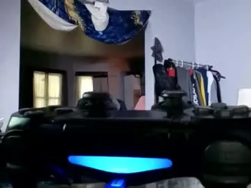 YU-KI00 – webcam model profile photo Image 18